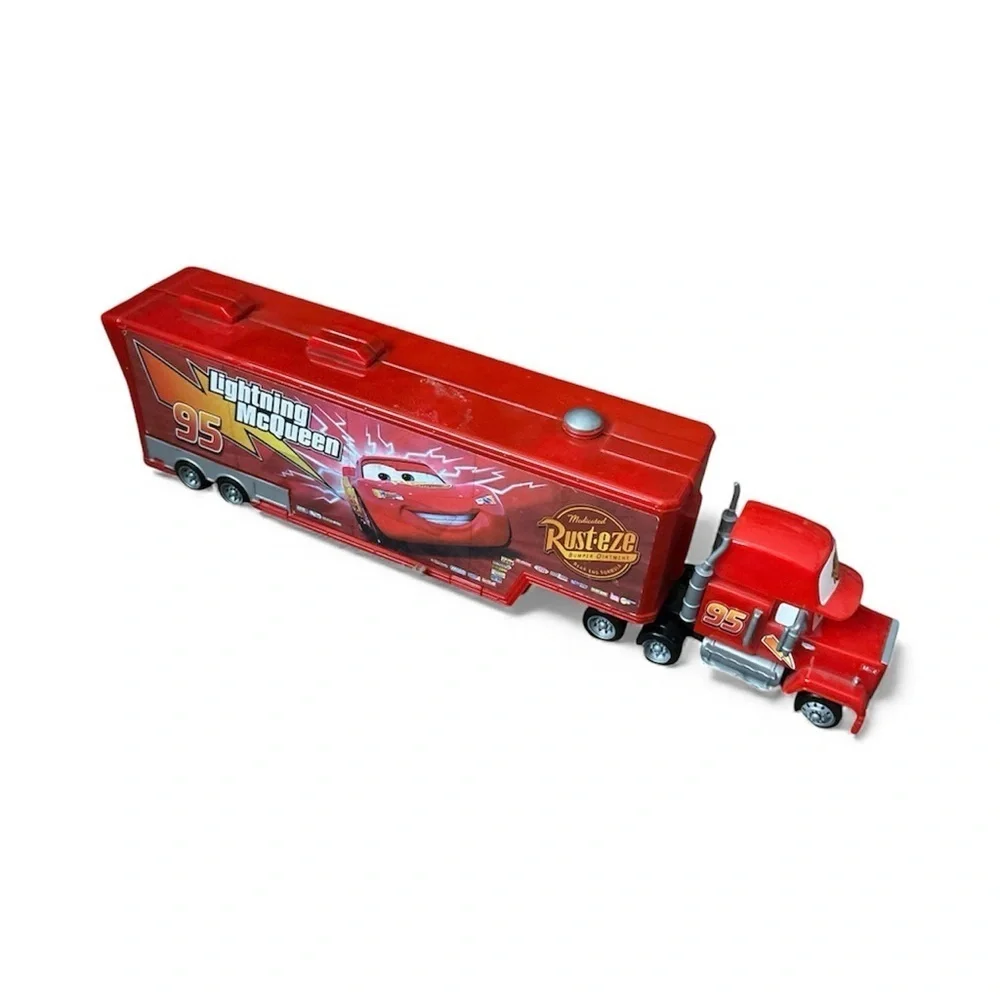 Disney Pixar Mack Superliner Hauler Car Wash Truck Lightning McQueen 95 Playset